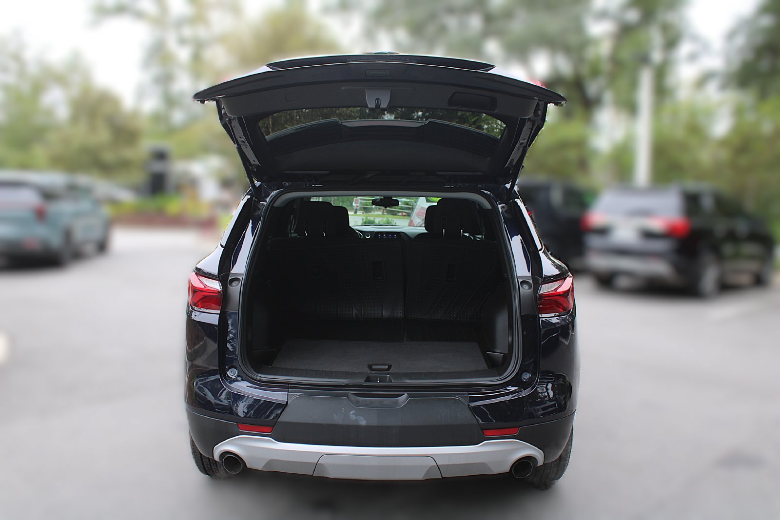 Used 2020 Chevrolet Blazer LT w/ LPO, Floor Liner Package FWD image 9