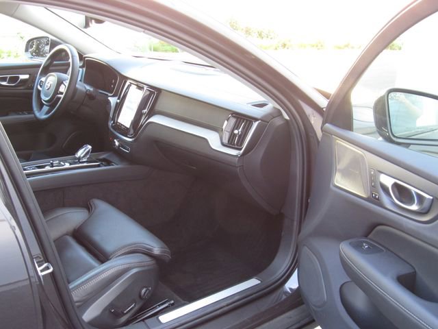 Used 2025 Volvo V60 B5 Cross Country Ultra w/ Protection Package Premier AWD/4WD image 17