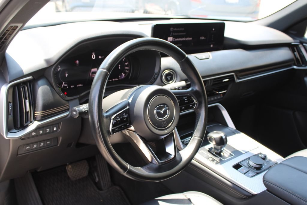 Used 2025 MAZDA CX-70 Plug-In Hybrid w/ Premium Plus AWD/4WD image 32