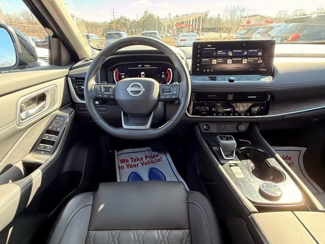 Certified 2025 Nissan Rogue Platinum AWD/4WD image 24