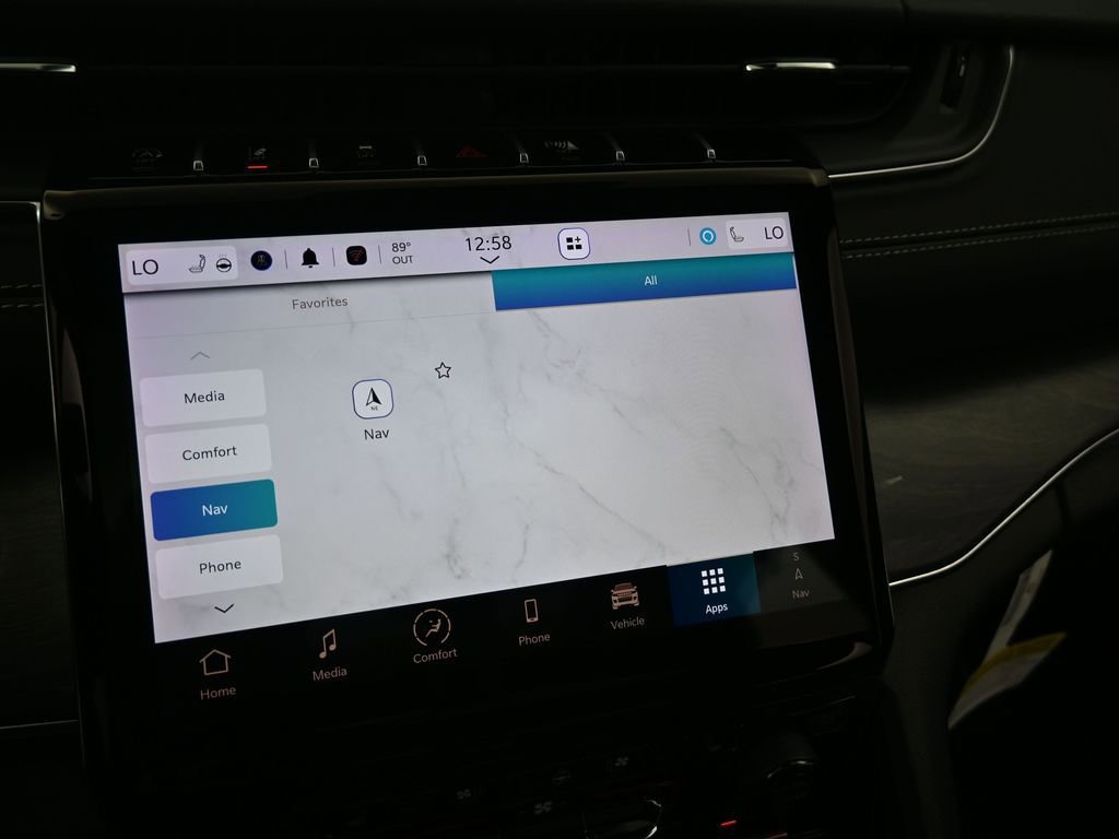 Used 2024 Jeep Grand Cherokee Overland w/ Luxury Tech Group IV image 22