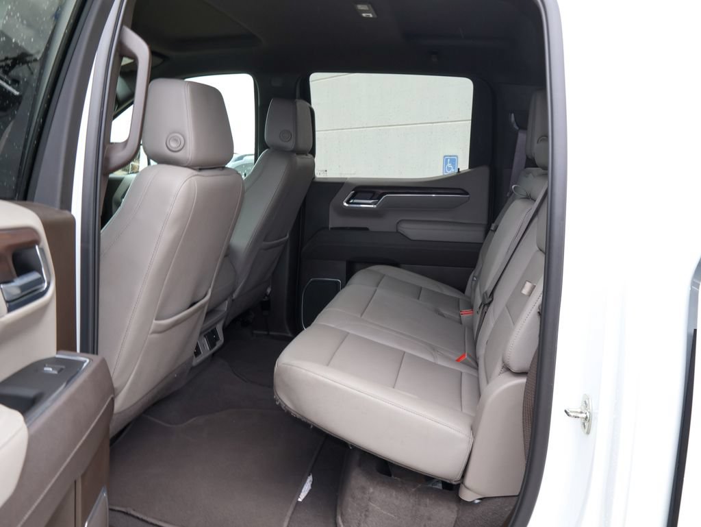 Used 2025 GMC Sierra 1500 SLT AWD/4WD image 14