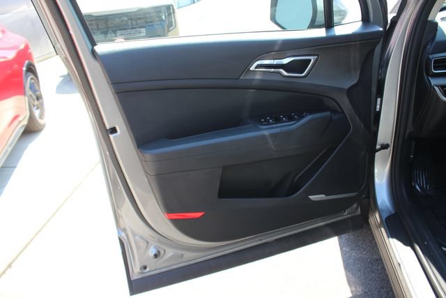 Used 2024 Kia Sportage LX AWD/4WD image 19