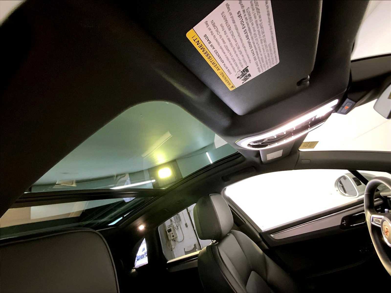 Certified 2025 Porsche Macan image 20