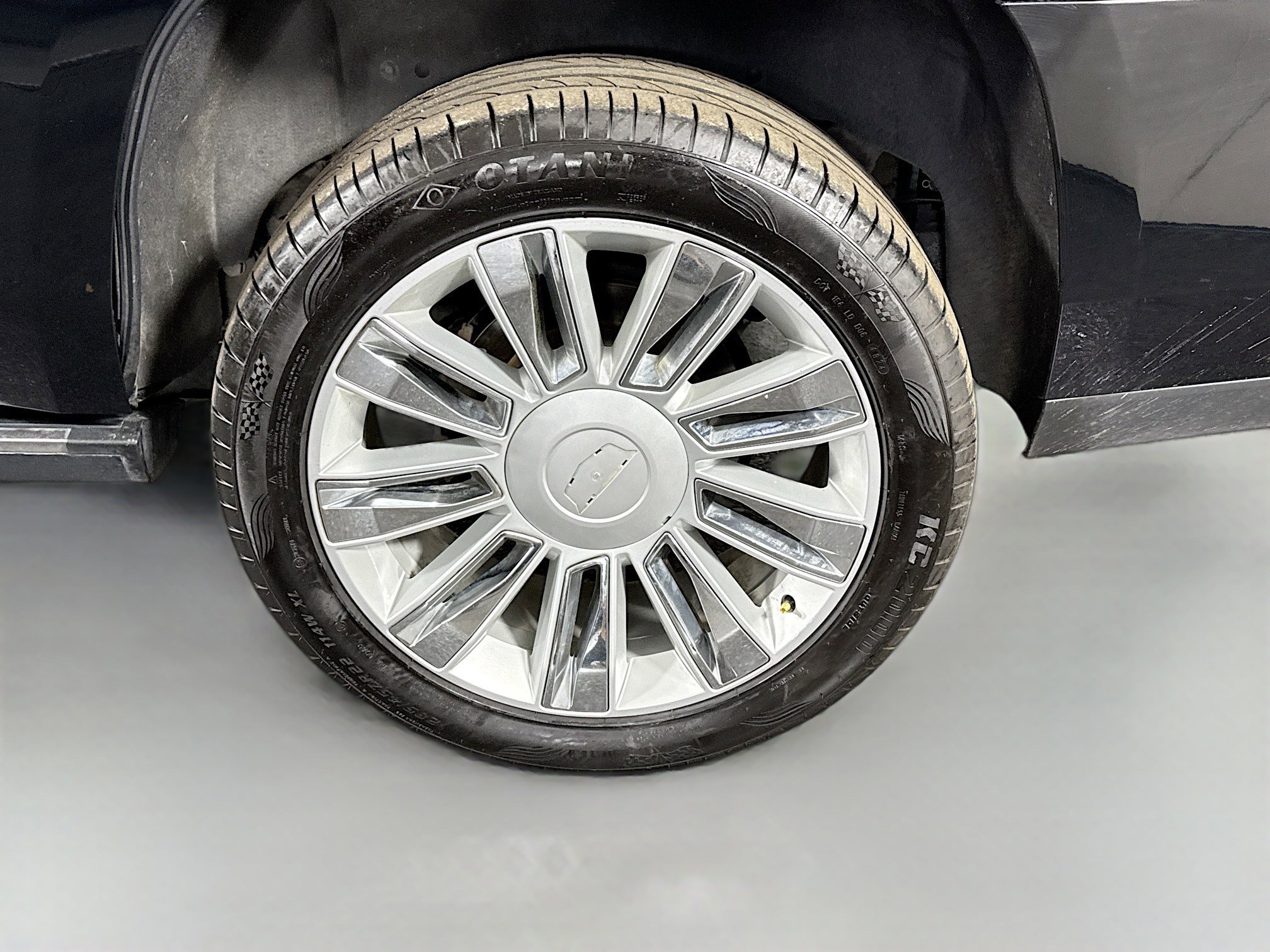 Used 2020 Cadillac Escalade Platinum image 36