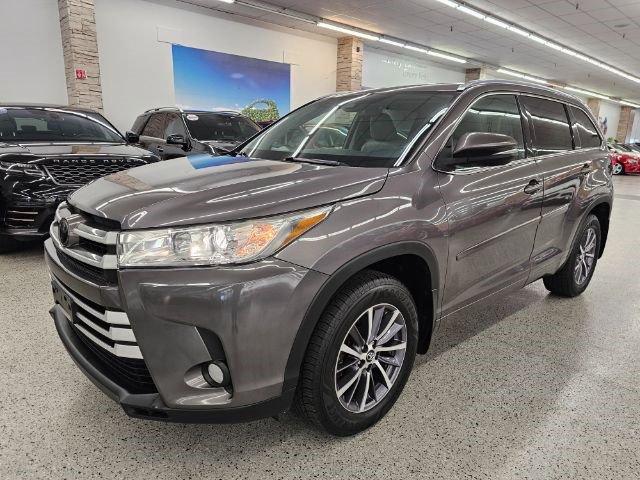 Used 2018 Toyota Highlander SE