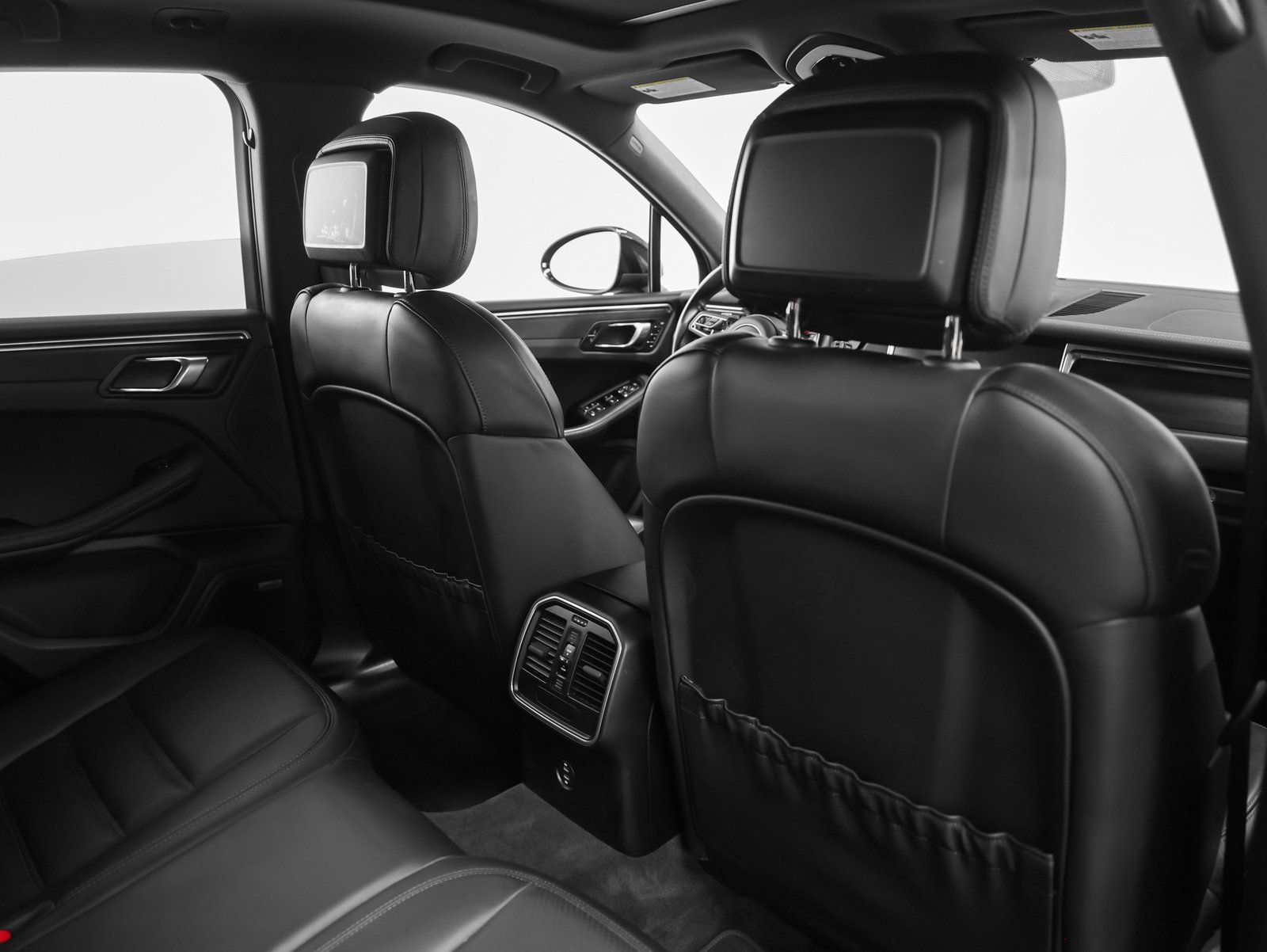 Used 2021 Porsche Macan GTS image 32