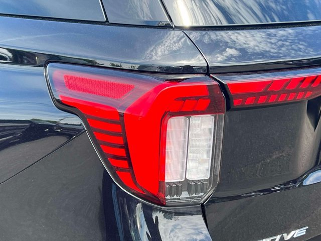 Used 2026 Ford Explorer Active AWD/4WD image 12
