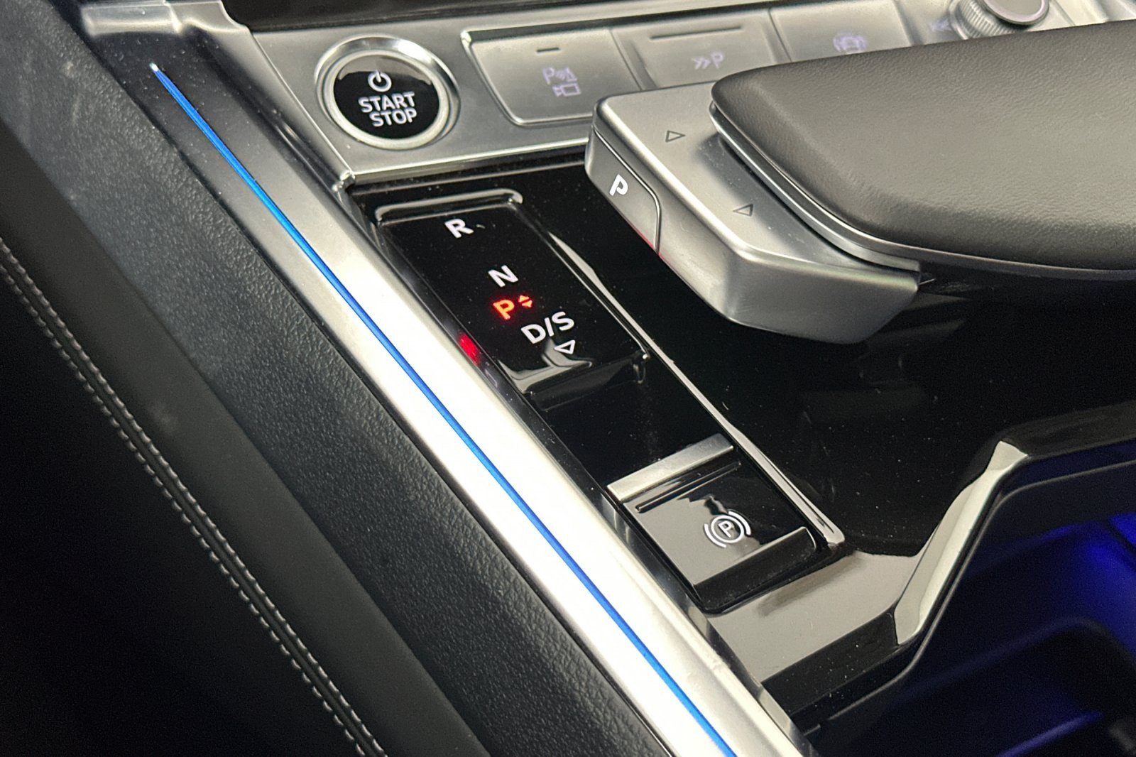 Used 2024 Audi Q8 e-tron Prestige AWD/4WD image 21