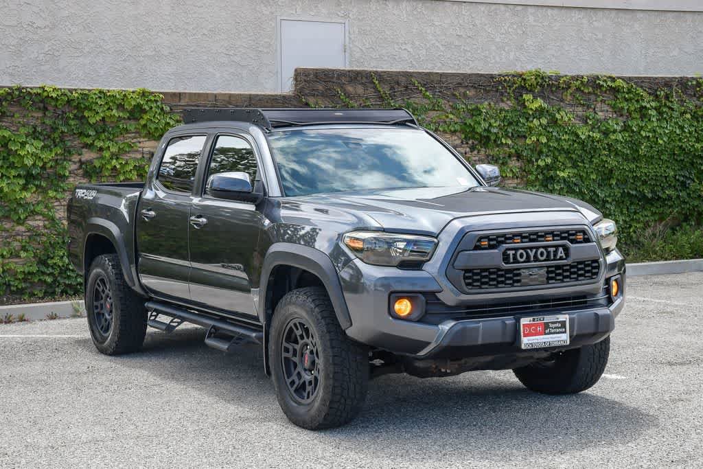 Used 2020 Toyota Tacoma TRD Off-Road w/ Technology Package AWD/4WD image 3