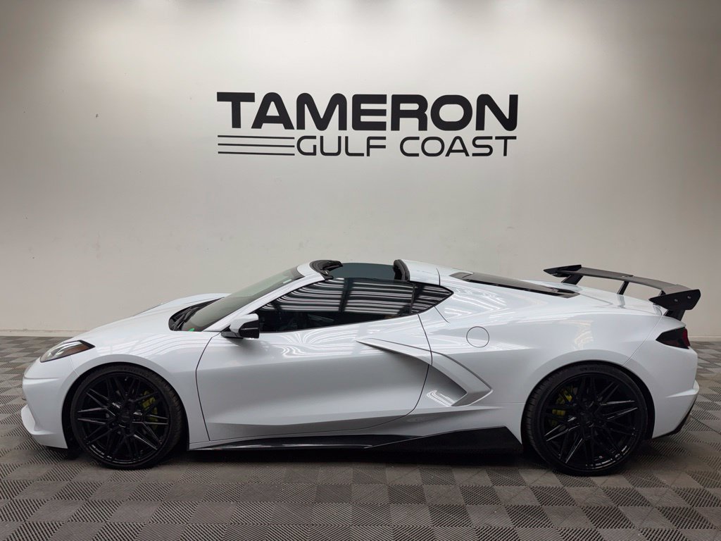 Used 2023 Chevrolet Corvette Stingray Coupe w/ 1LT RWD image 4