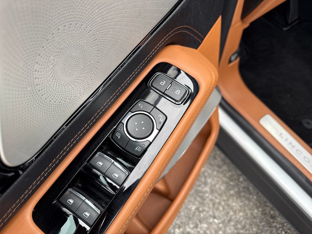 Used 2022 Lincoln Aviator Black Label AWD/4WD image 19