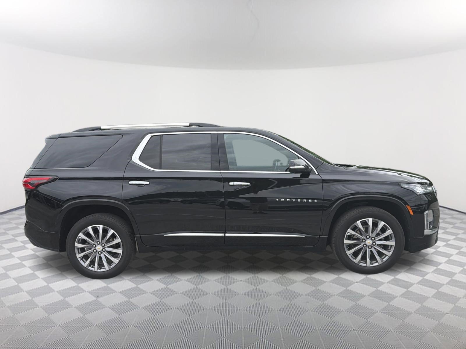 Certified 2023 Chevrolet Traverse Premier FWD image 5