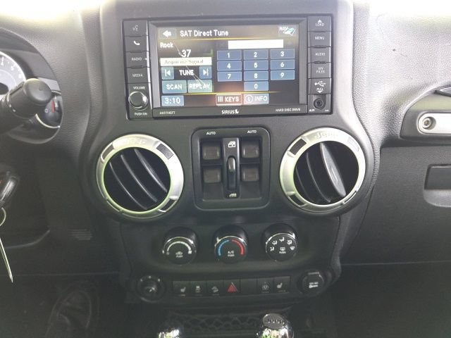 Used 2015 Jeep Wrangler Unlimited Sahara w/ Connectivity Group AWD/4WD image 52