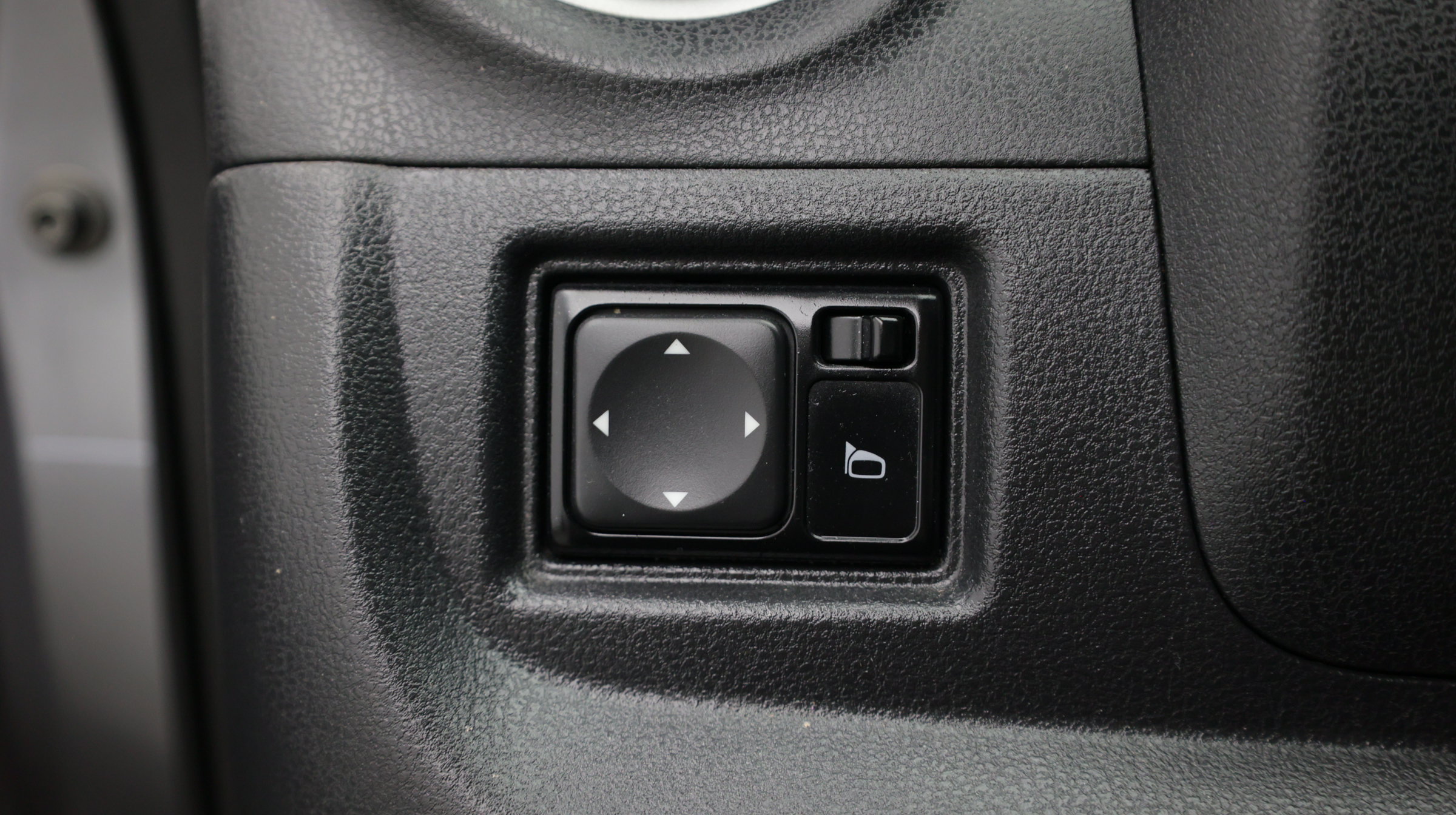 Used 2018 Nissan Versa Note SV FWD image 25