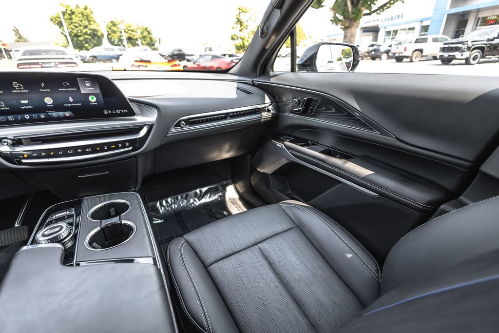 Used 2024 Cadillac Lyriq Sport AWD/4WD image 22