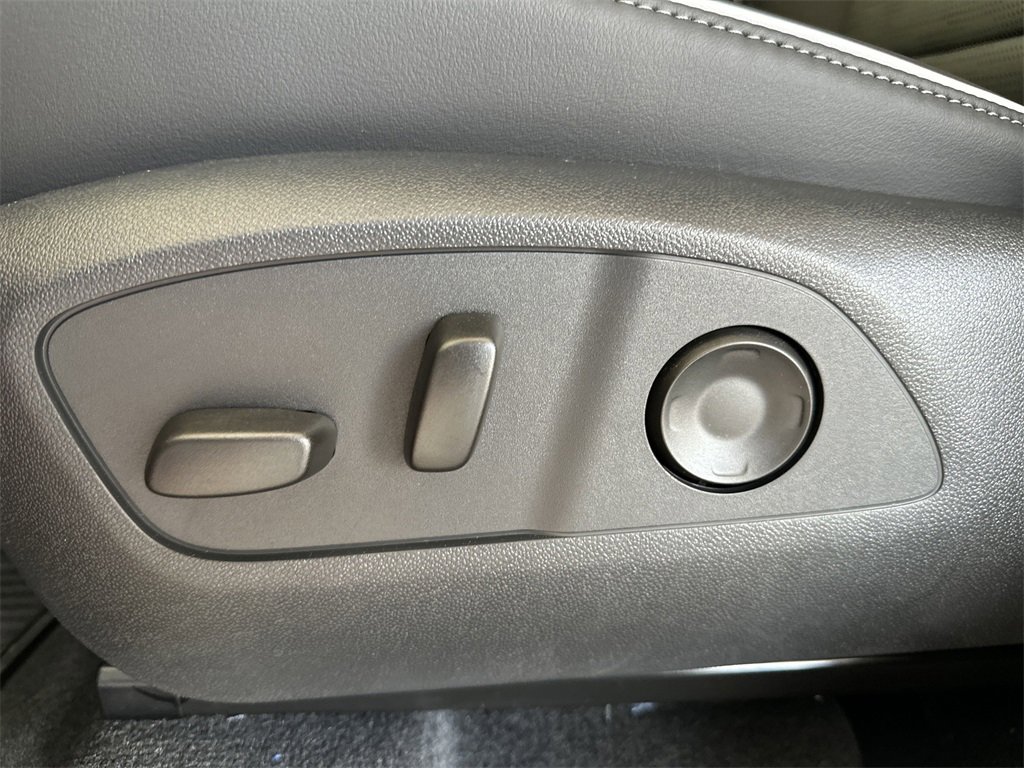 New 2025 Buick Enclave Sport Touring w/ Power Package image 16