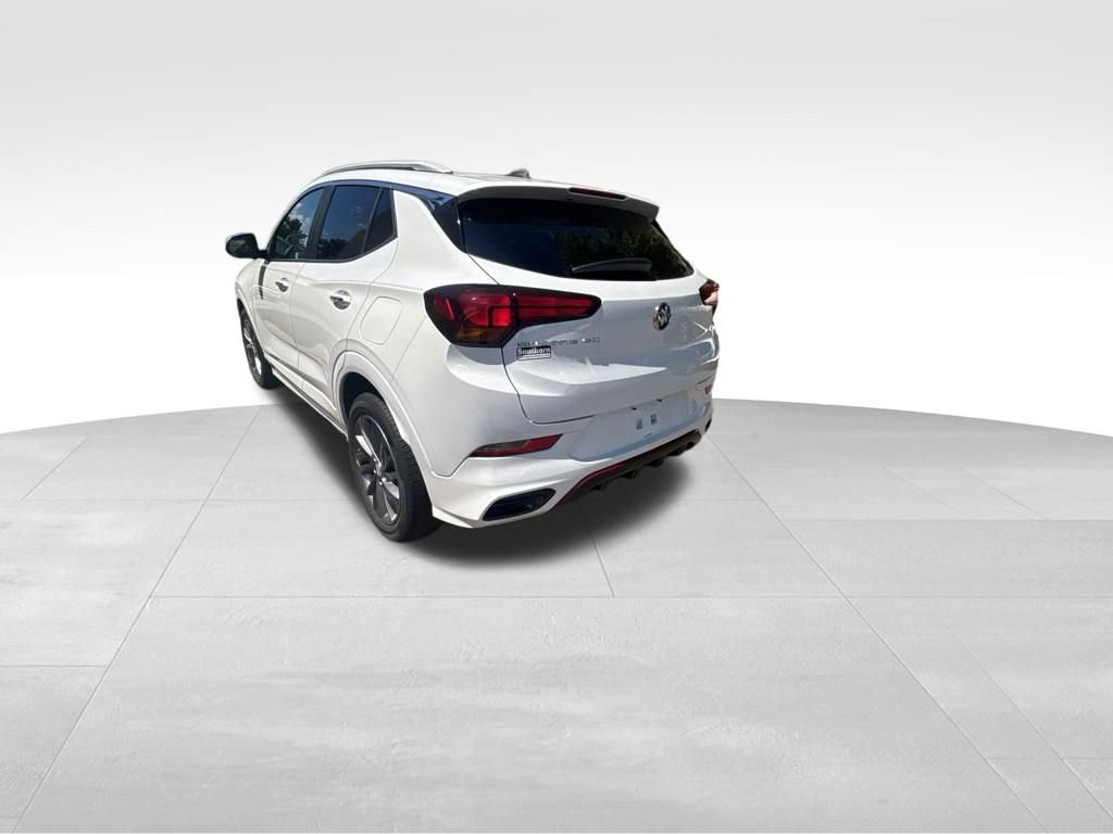 Used 2021 Buick Encore GX Select w/ Sport Touring Package FWD image 4