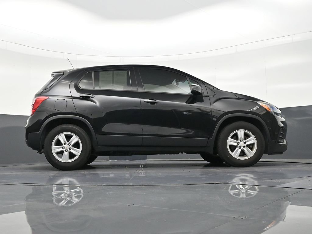 Used 2020 Chevrolet Trax LS image 28