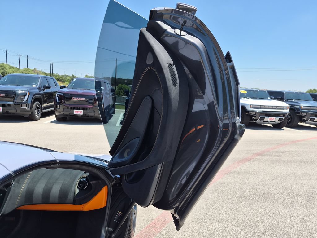 Used 2018 McLaren 570S Spider RWD image 35