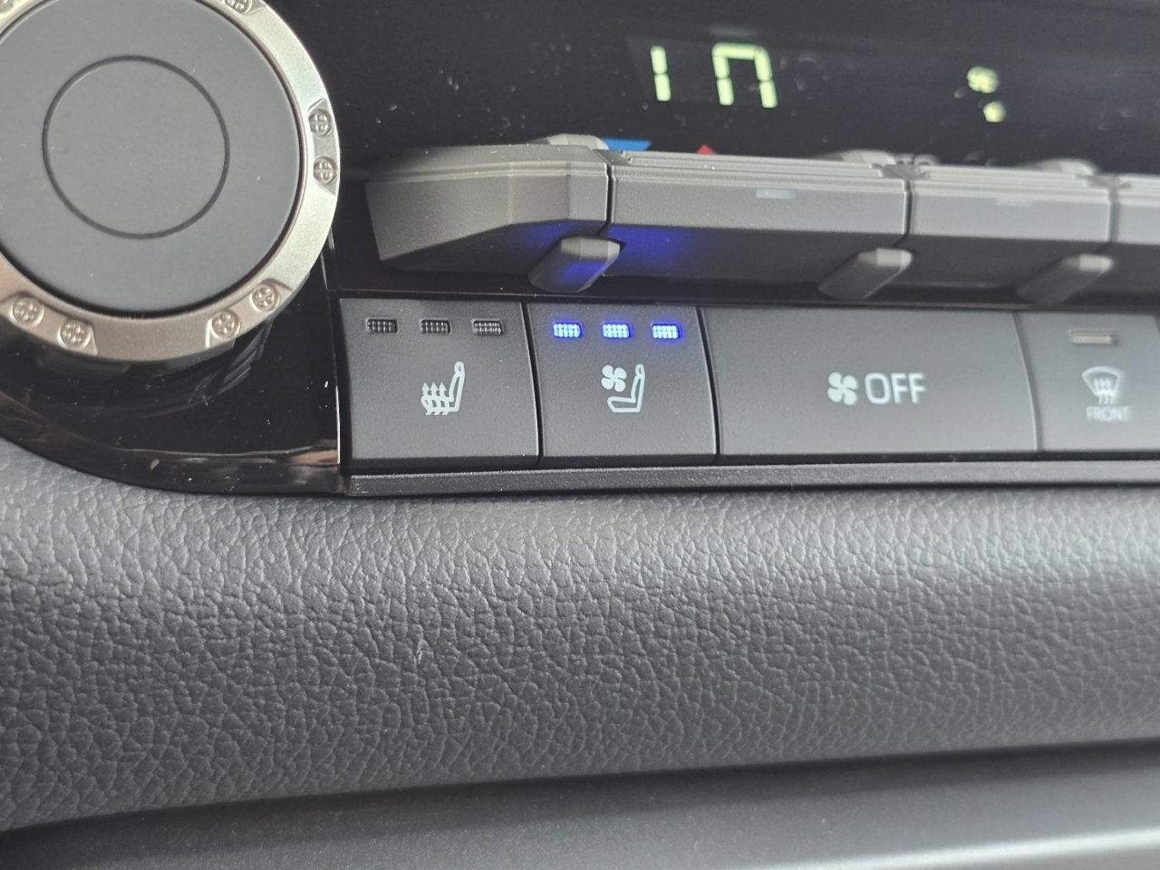 New 2026 Toyota Tundra Limited AWD/4WD image 8