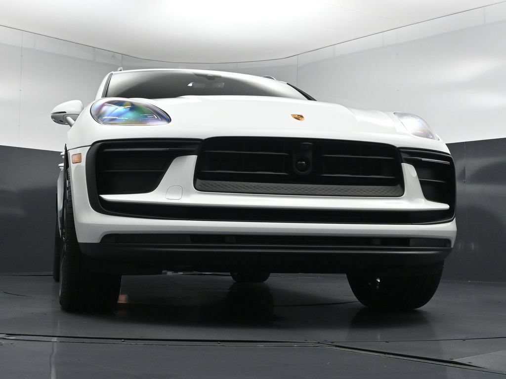 New 2026 Porsche Macan AWD/4WD image 29