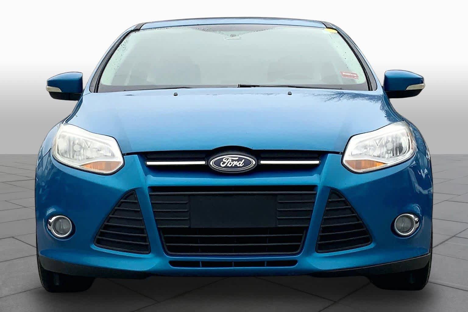 Used 2014 Ford Focus SE w/ SE Sport Package FWD image 4