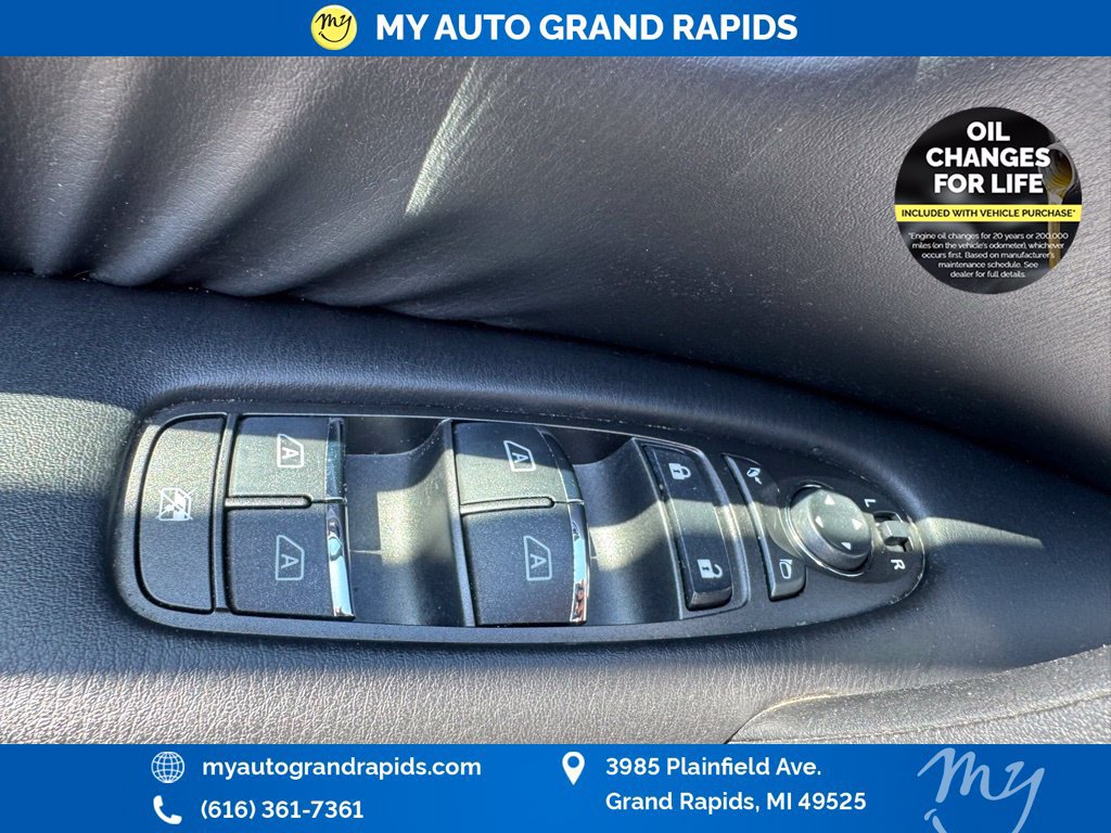 Used 2024 Nissan Armada SV AWD/4WD image 13