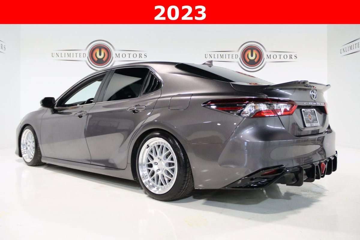 Used 2023 Toyota Camry LE image 3