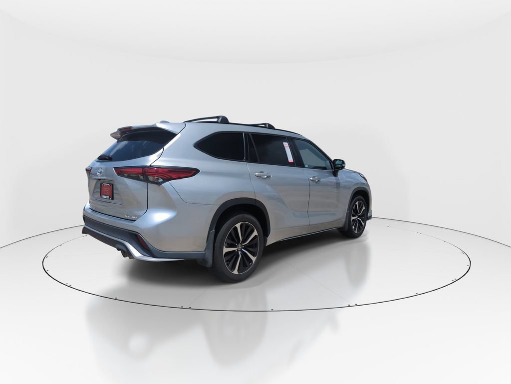 Used 2022 Toyota Highlander XSE AWD/4WD image 8