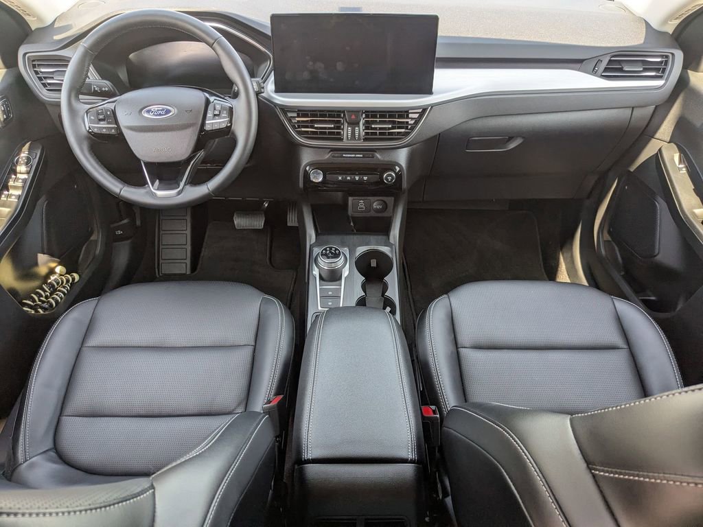 Used 2025 Ford Escape Platinum image 17