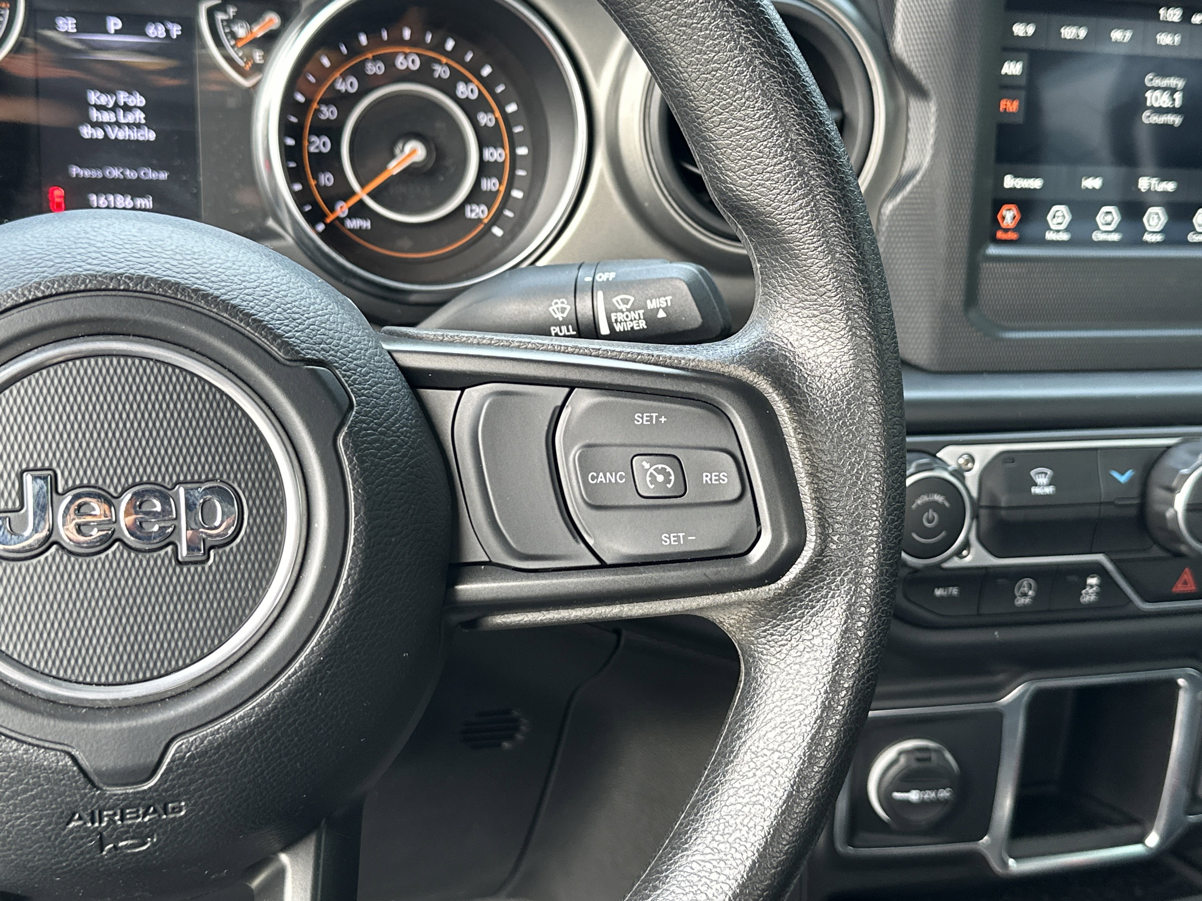 Used 2023 Jeep Gladiator Sport image 28