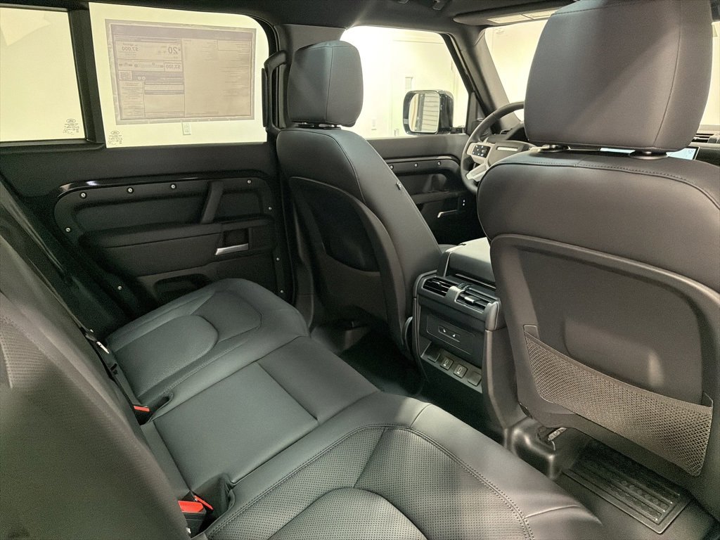 New 2026 Land Rover Defender 110 X-Dynamic SE image 27
