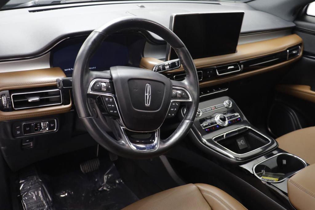 Used 2022 Lincoln Nautilus Reserve AWD/4WD image 6