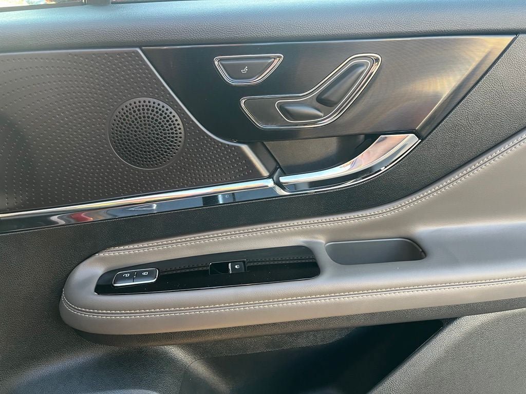 Certified 2025 Lincoln Corsair AWD image 23