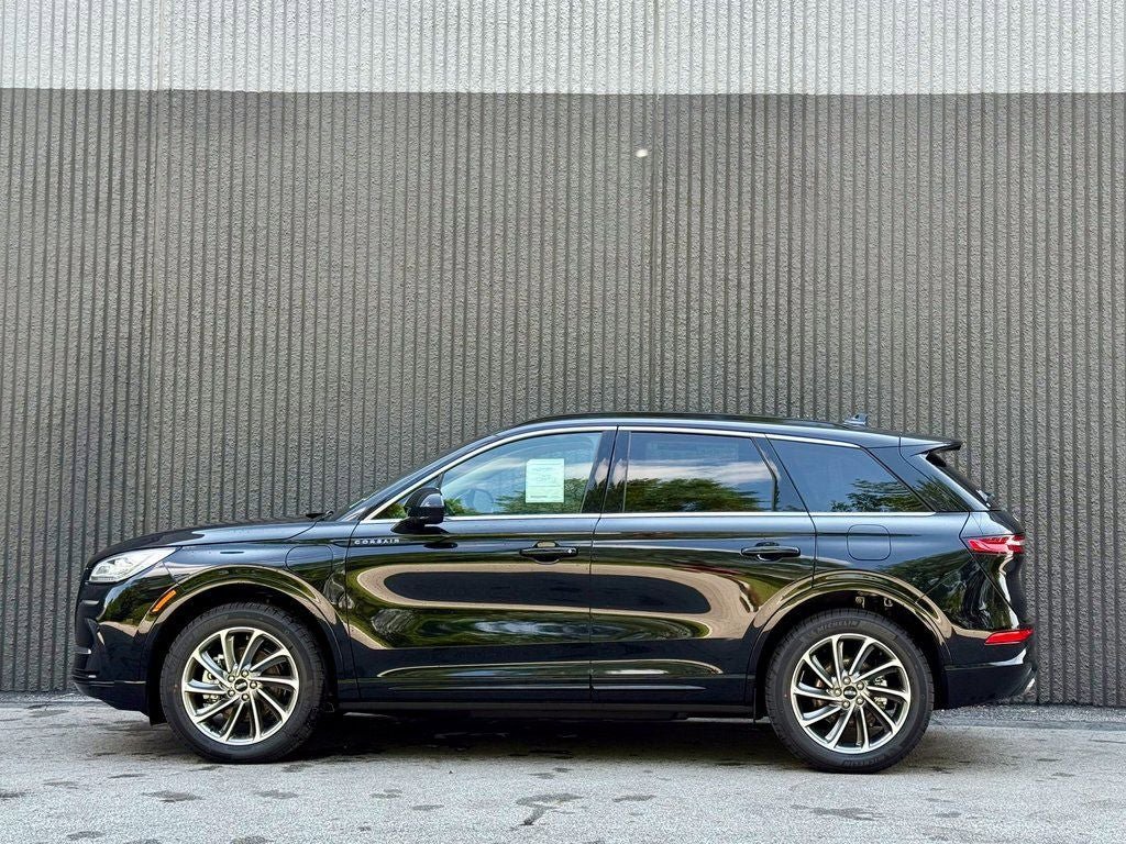 New 2025 Lincoln Corsair Grand Touring image 2