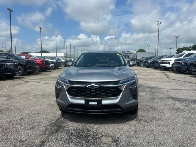 Used 2026 Chevrolet Trax LS w/ LS Convenience Package FWD image 8
