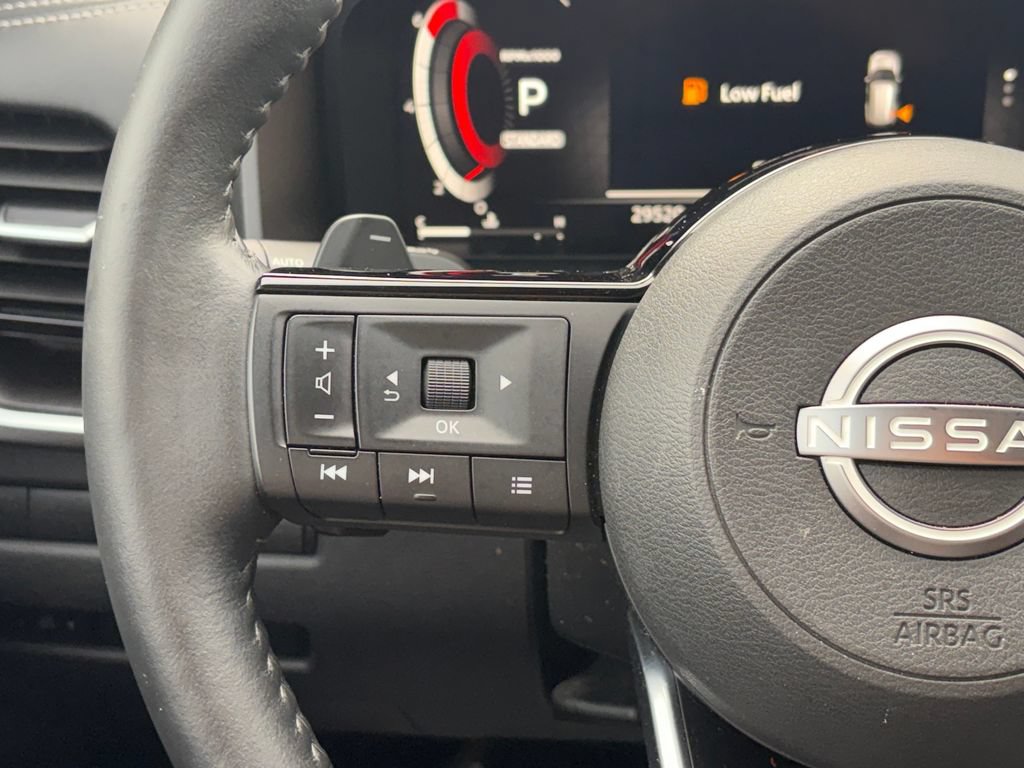 Certified 2023 Nissan Rogue Platinum FWD image 12