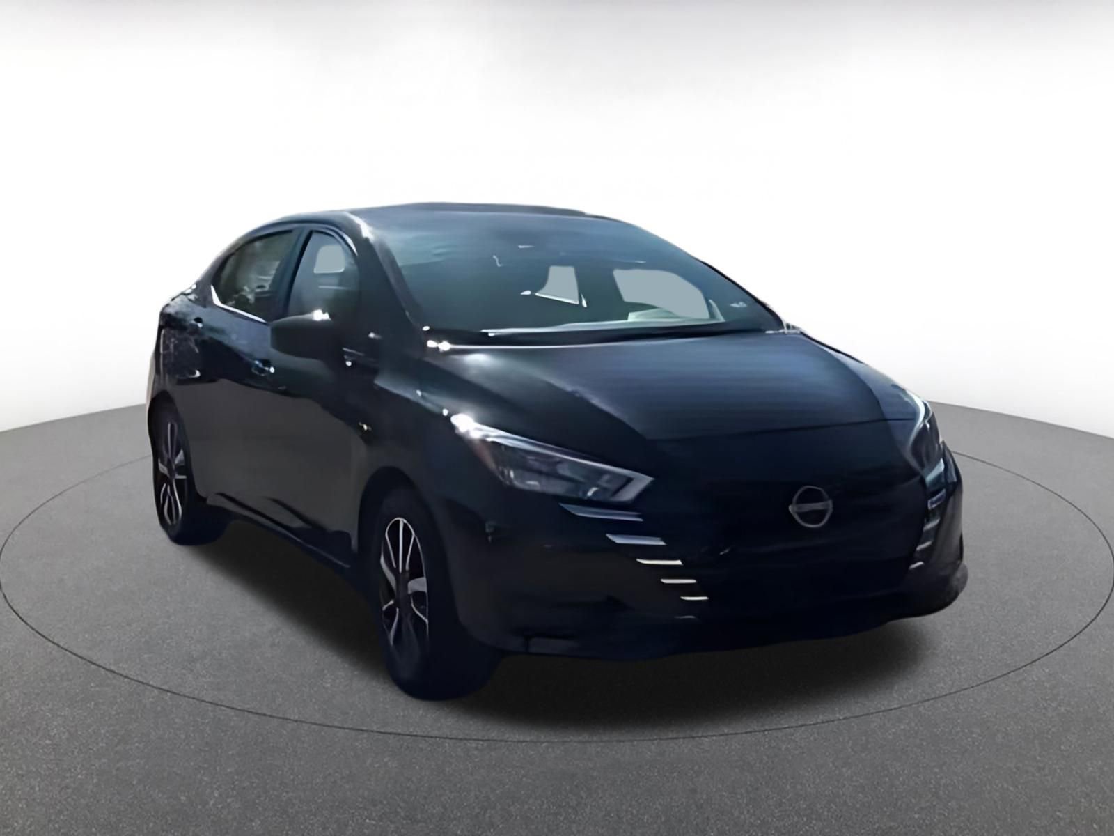 Used 2025 Nissan Versa SV image 12