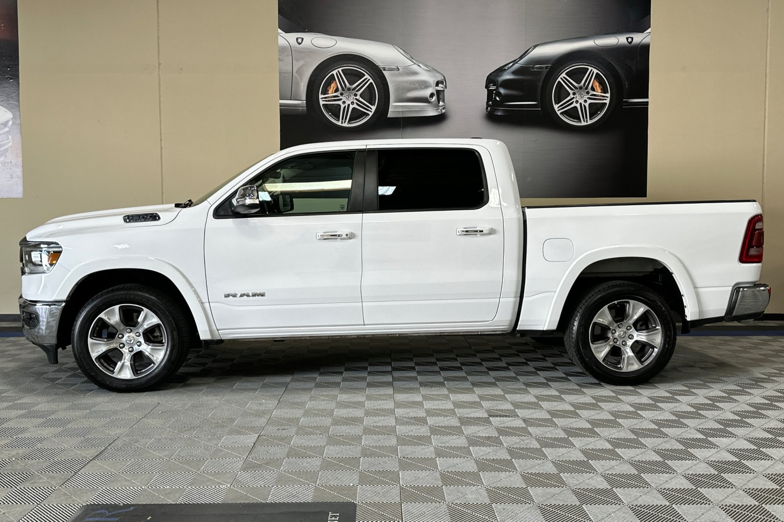 Used 2021 RAM 1500 Laramie AWD/4WD image 7