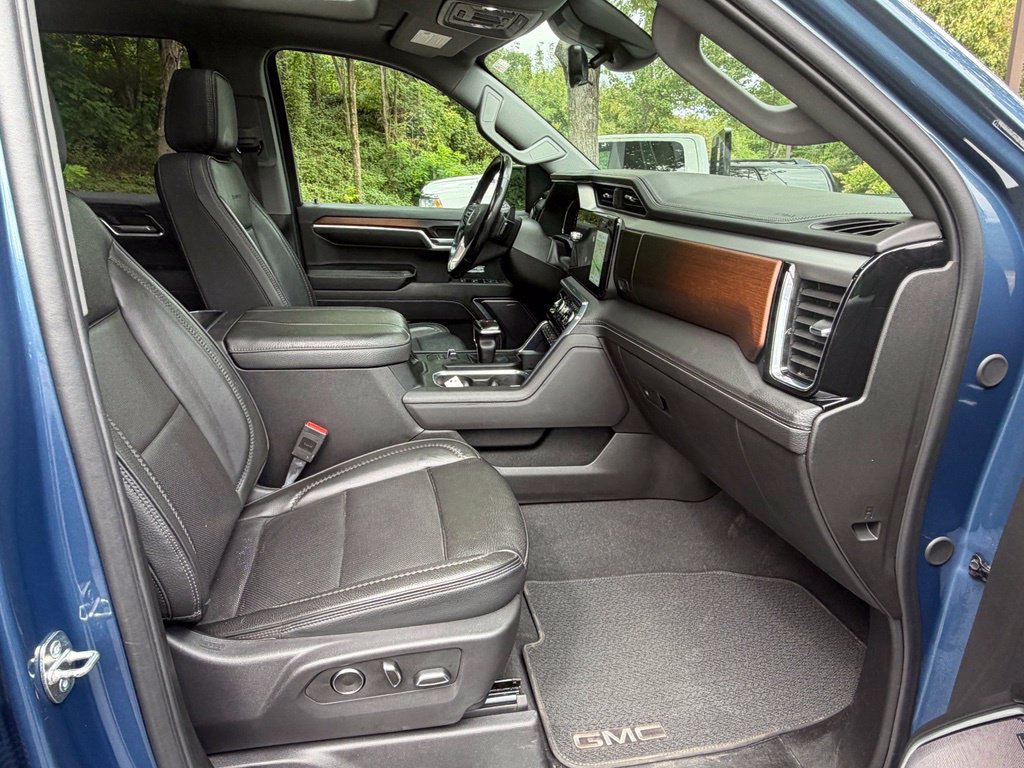 Used 2024 GMC Sierra 1500 Denali w/ Technology Package AWD/4WD image 18
