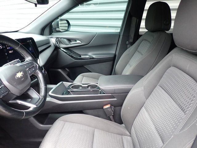 Used 2025 Chevrolet Equinox LT AWD/4WD image 15