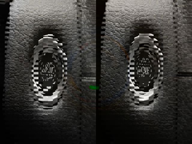 Used 2021 GMC Yukon Denali w/ Denali Premium Package image 24