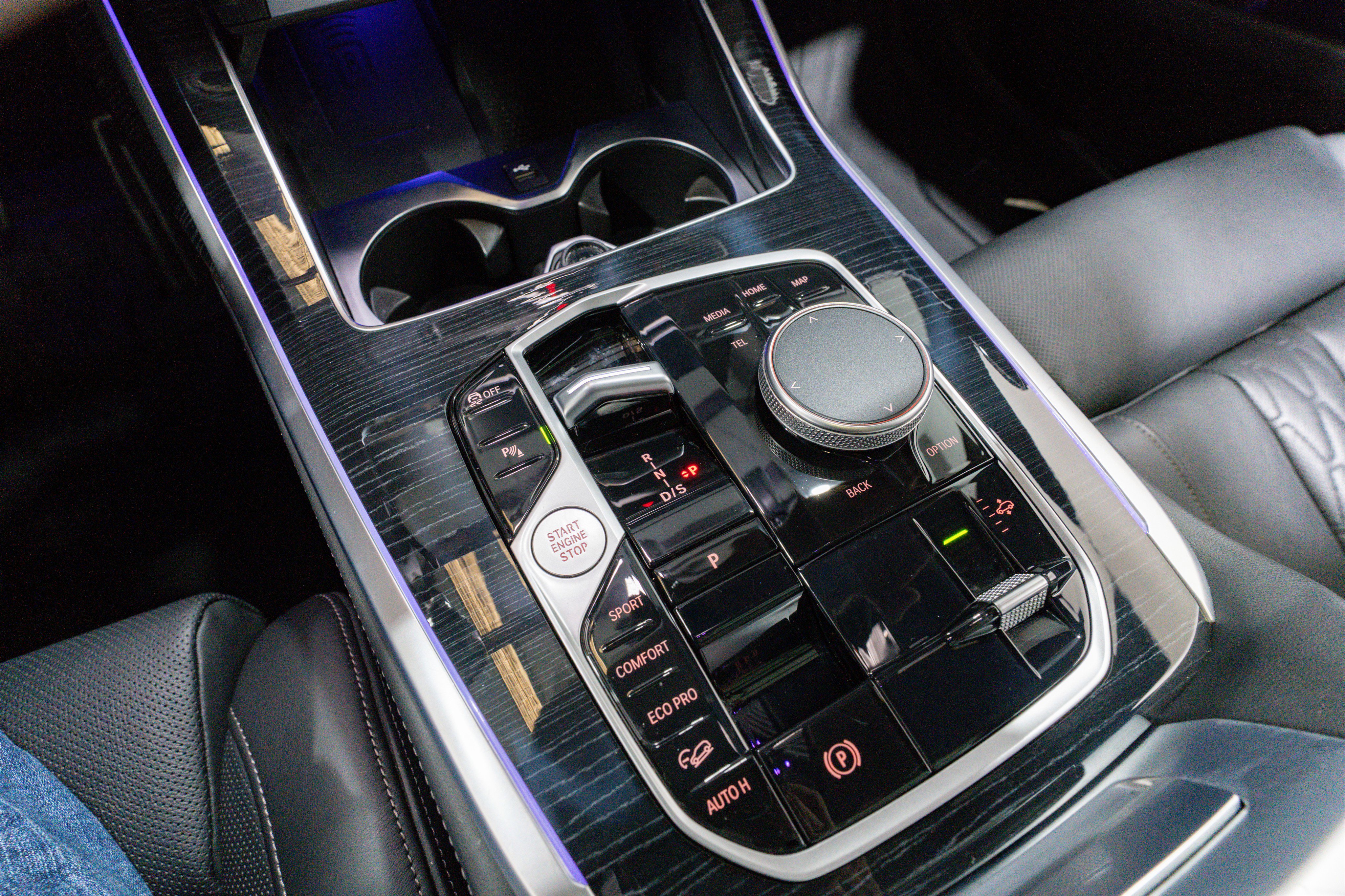 Used 2024 BMW X7 xDrive40i w/ M Sport Package image 24