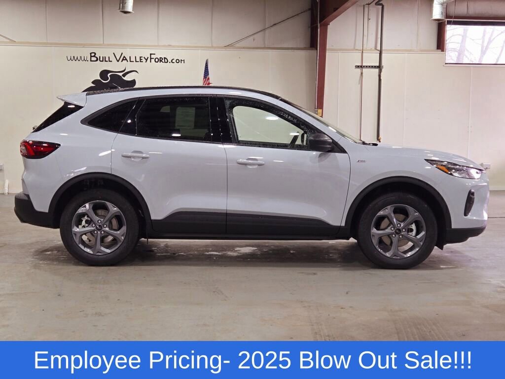 New 2025 Ford Escape ST-Line w/ Tech Pack #1 AWD/4WD image 5