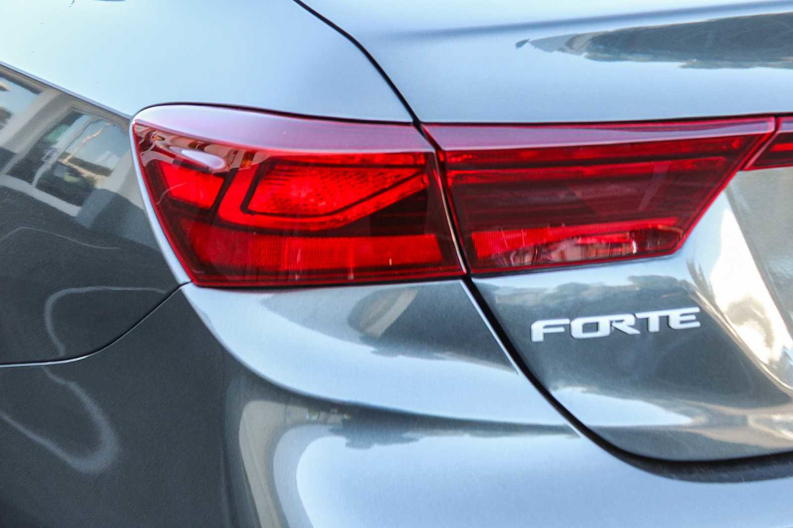 Used 2023 Kia Forte LXS w/ LXS Technology Package image 7