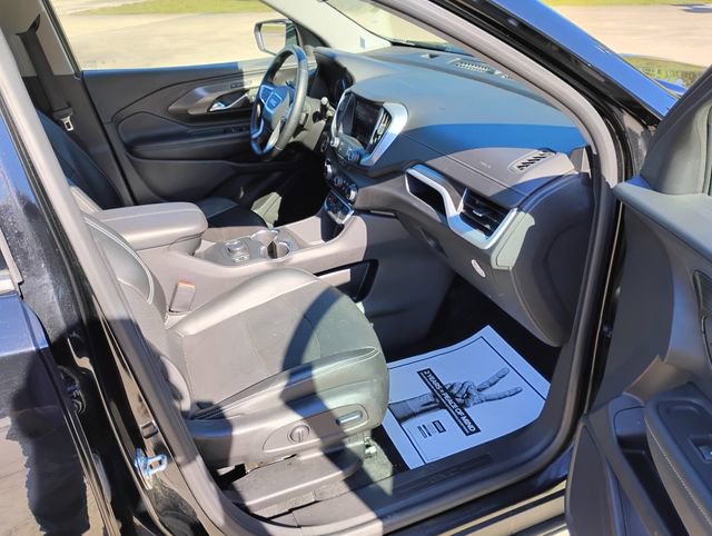 Used 2024 GMC Terrain SLT image 15