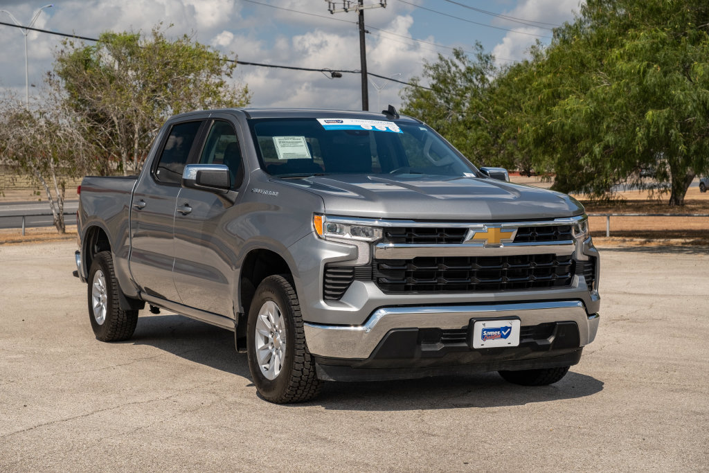 Used 2025 Chevrolet Silverado 1500 LT RWD image 2