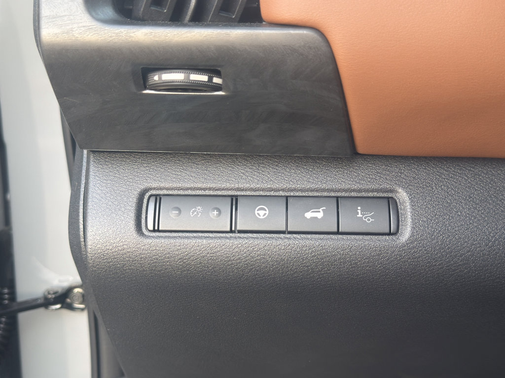 New 2026 Nissan Pathfinder Platinum image 23