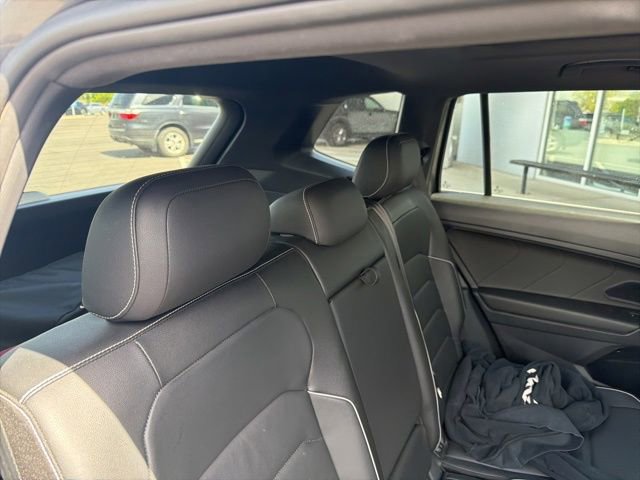Used 2021 Volkswagen Tiguan SEL Premium R-Line AWD/4WD image 12